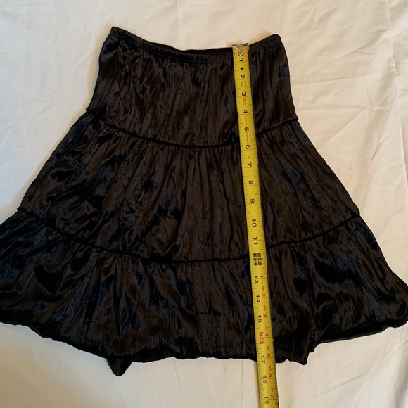 Xhiliration faux velvet skirt - Picture 4 of 5